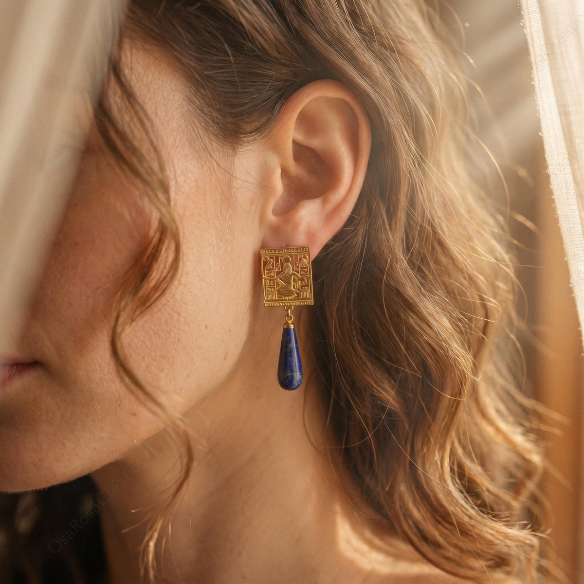 Boucles d'oreilles Isis Bleues en Forme de Goutte