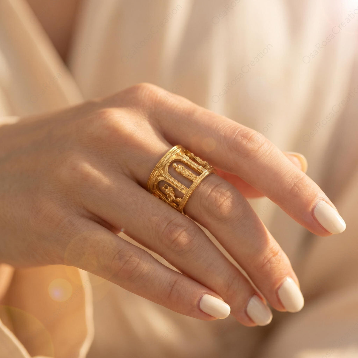 Temple Colonnade Ring